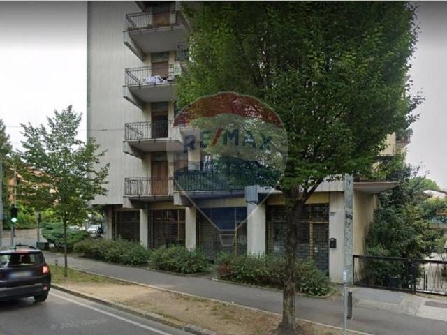 Locale in vendita di 305 m² in Via XXIV Maggio, 35