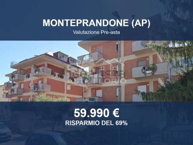 Locale in vendita di 306 m² in Via dello Sport