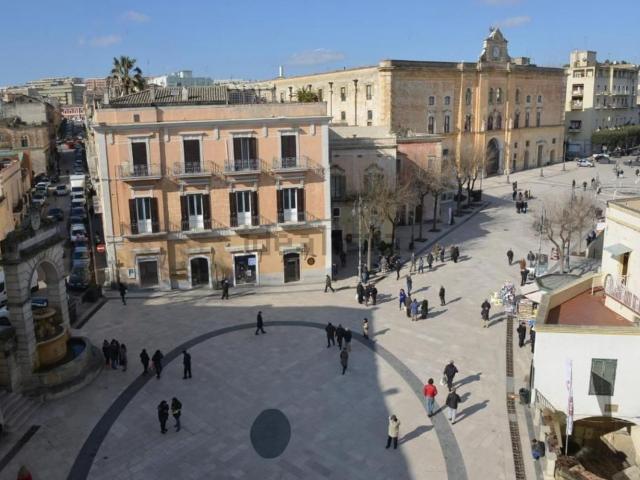 Locale in vendita di 30 m² in Piazza Vittorio Veneto
