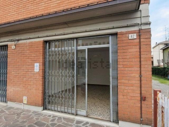 Locale in vendita di 30 m² in Via Val d&apos Ossola, 42