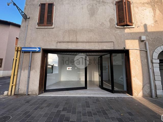 Locale in vendita di 30 m² in Via XX Settembre, 29