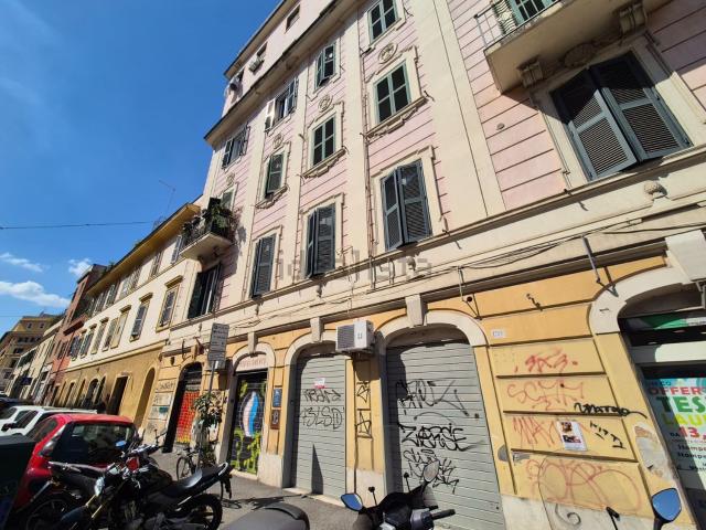 Locale in vendita di 30 m² in Via dei Volsci, 140