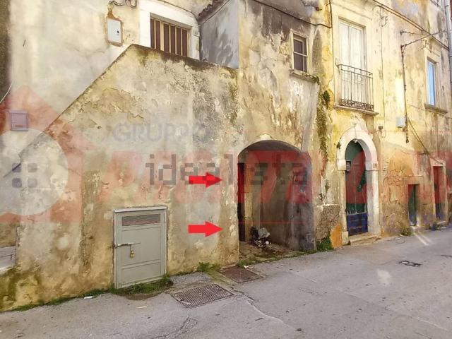Locale in vendita di 30 m² in Via dell&apos Aquila, 43