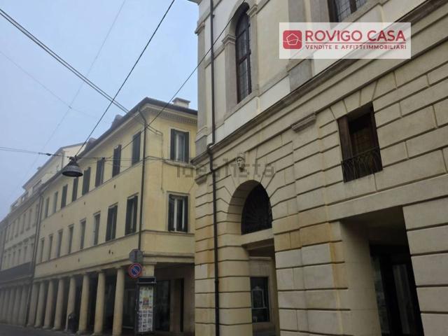 Locale in vendita di 30 m² in Via Domenico Angeli