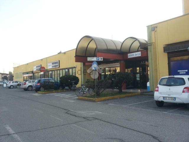Locale in vendita di 30 m² in Via E. Salgari, 1