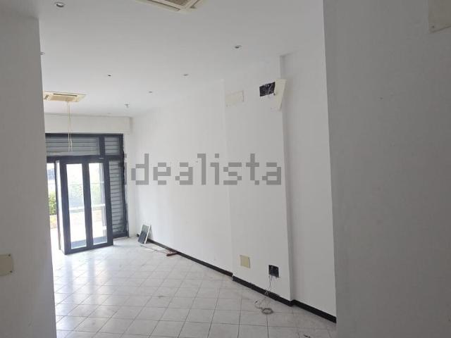 Locale in vendita di 30 m² in Via Emilio Massone, 28