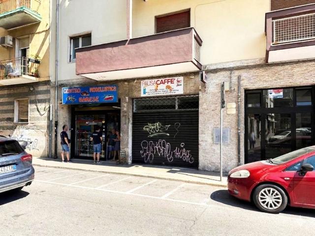 Locale in vendita di 30 m² in Via Enrico Toti, 14