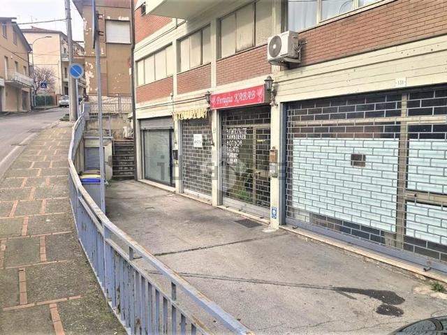 Locale in vendita di 30 m² in Via Firenze, 135