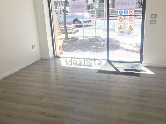 Locale in vendita di 30 m² in Via G.B. Pergolesi, 16