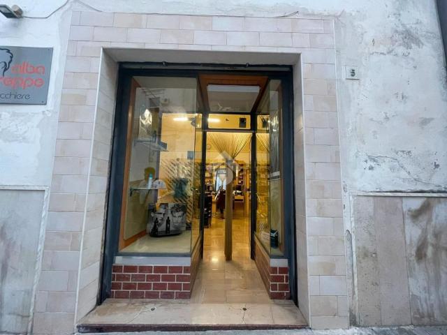 Locale in vendita di 30 m² in Via Giovanni Bovio, 5