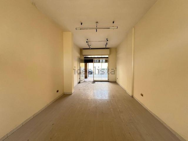 Locale in vendita di 30 m² in Via Giacomo Matteotti, 135