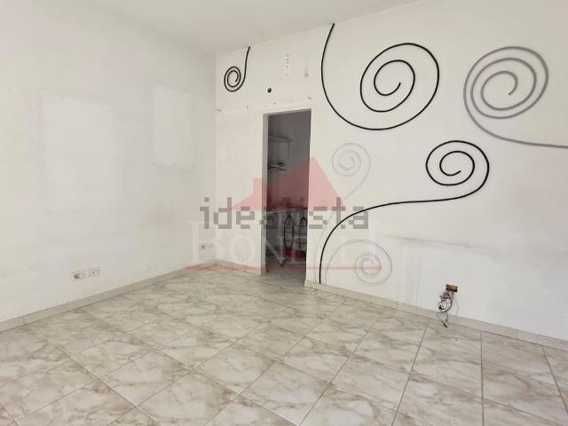 Locale in vendita di 30 m² in Via Giuseppe Toniolo