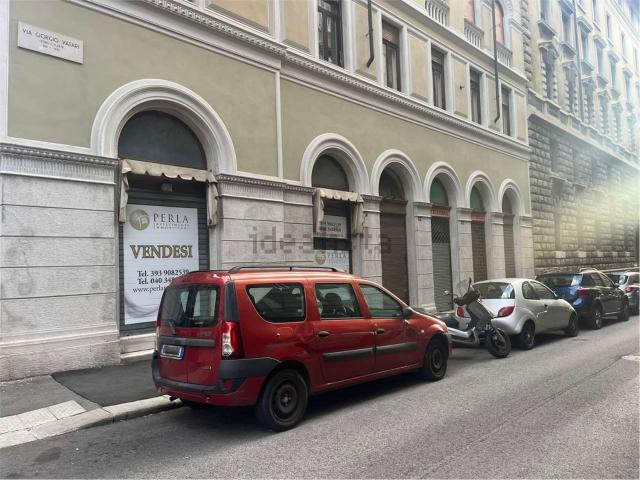 Locale in vendita di 30 m² in Via Giuseppe Parini, 9