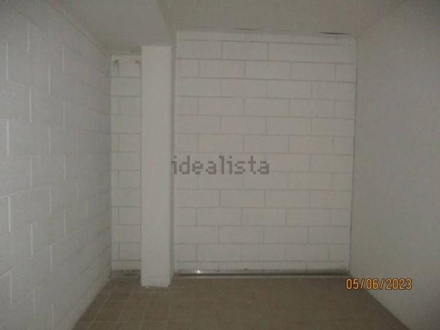 Locale in vendita di 30 m² in Via Is Maglias, 129