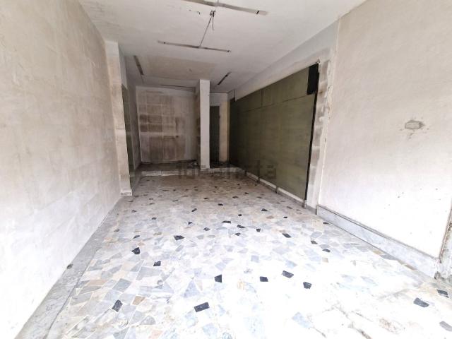 Locale in vendita di 30 m² in Via Mariano Semmola, 96