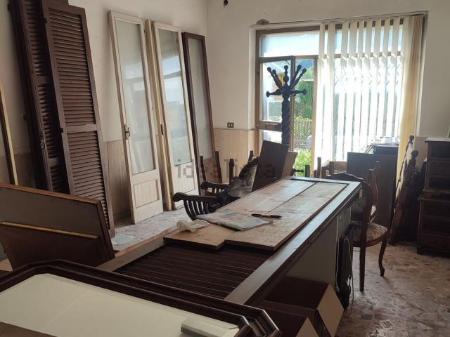 Locale in vendita di 30 m² in Via per Frosinone