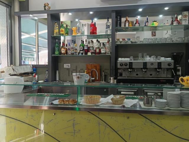 Locale in vendita di 30 m² in Via Pietro Castelli