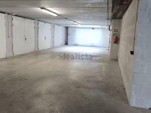 Locale in vendita di 30 m² in Via Pier Dionigi Pinelli, 53