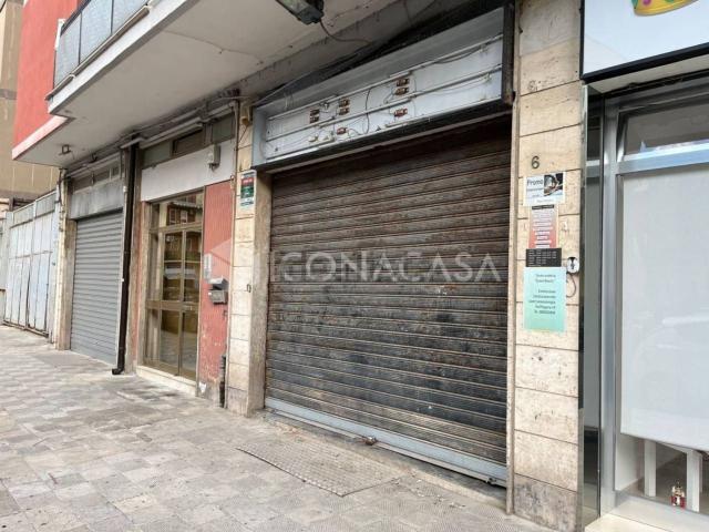 Locale in vendita di 30 m² in Via Pitagora, 4