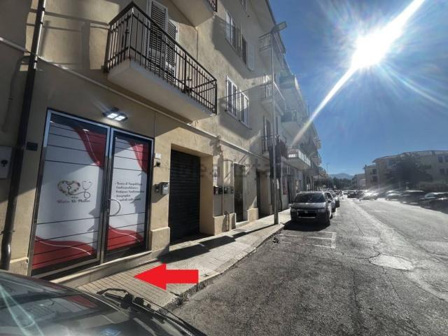 Locale in vendita di 30 m² in Via Ponte Nuovo, 11