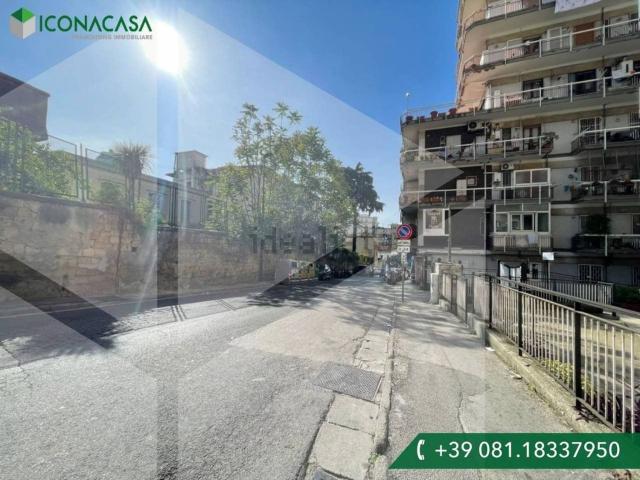Locale in vendita di 30 m² in Via San Giacomo dei Capri