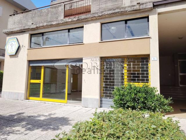 Locale in vendita di 310 m²