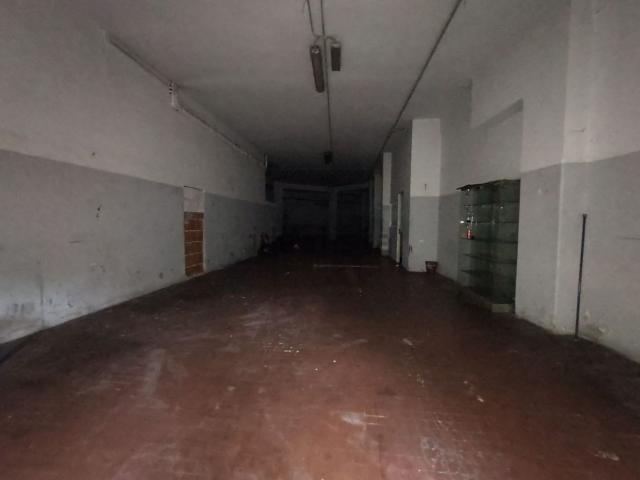 Locale in vendita di 310 m² in Via Luigi Rizzo