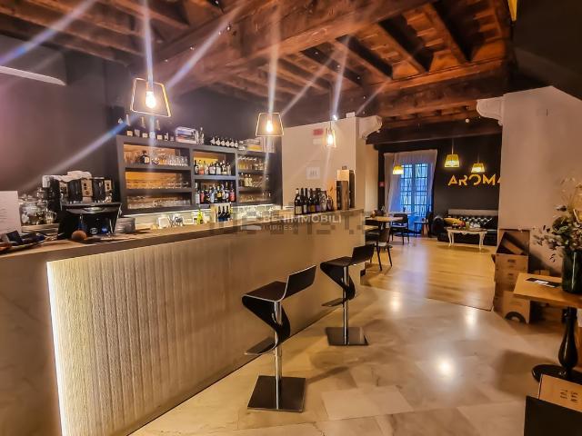 Locale in vendita di 310 m² in Via Trieste, 56