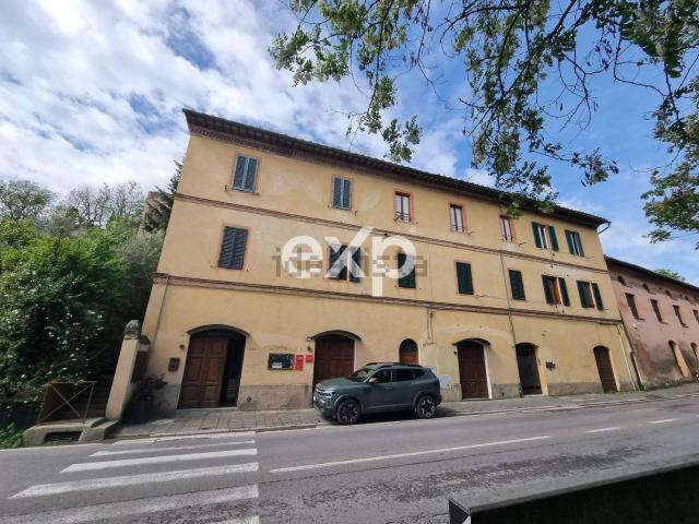 Locale in vendita di 311 m² in Via Baldassarre Peruzzi, 20