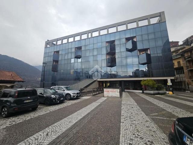Locale in vendita di 315 m² in Via Monte Grappa, 80