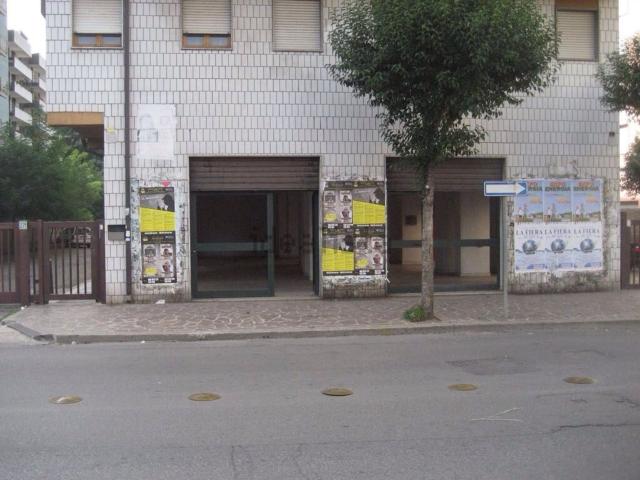 Locale in vendita di 315 m² in Via Panebianco, 271