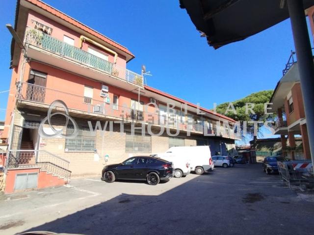 Locale in vendita di 316 m² in Via Lucrezia Romana