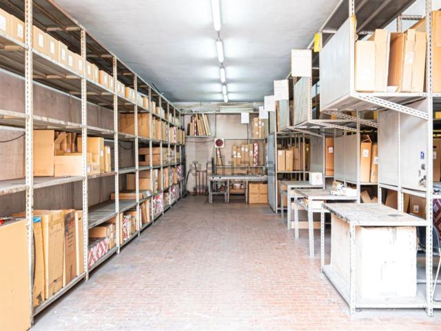 Locale in vendita di 317 m² in Via delle Dalie