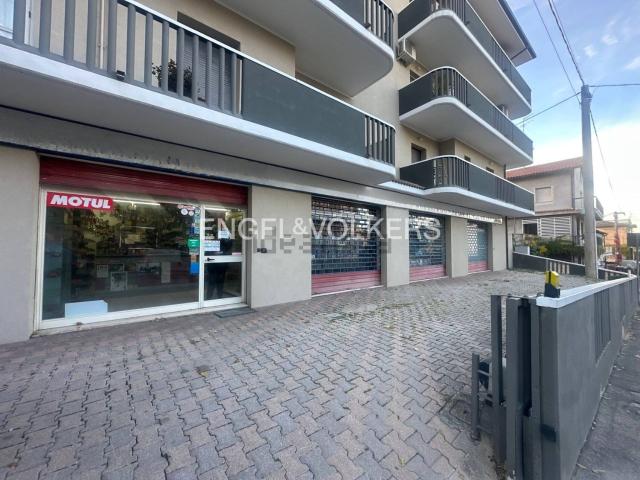 Locale in vendita di 317 m² in Via San Rocco, 55