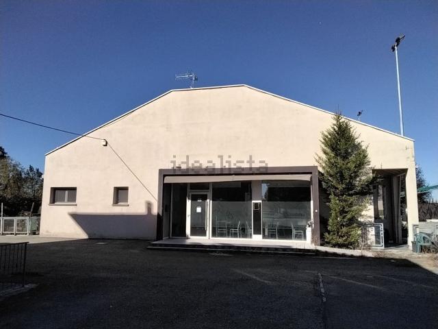 Locale in vendita di 319 m² in Via Ezio Comparoni, 61