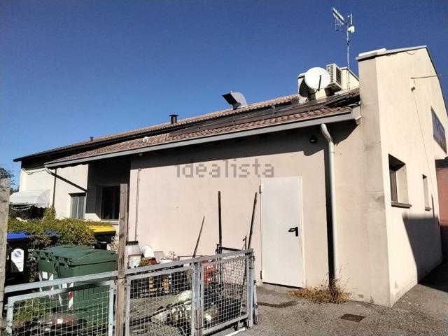 Locale in vendita di 319 m² in Via Ezio Comparoni, 61