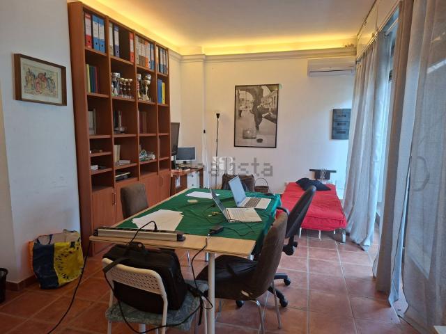 Locale in vendita di 31 m² in Piazza Roberto Rendina