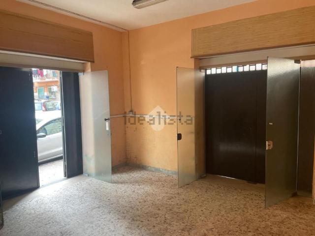 Locale in vendita di 31 m² in Via Ernesto Pascal, 51