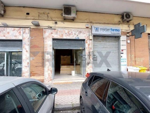 Locale in vendita di 31 m² in Via Ferrante Imparato, 209
