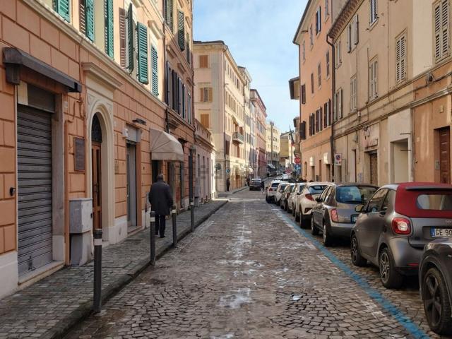 Locale in vendita di 31 m² in Via Giacomo Matteotti