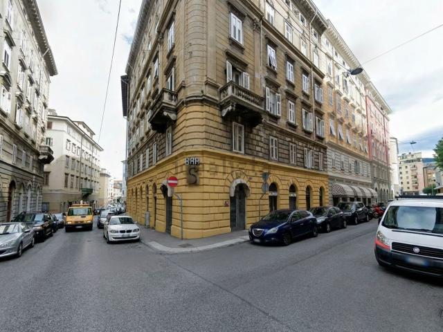 Locale in vendita di 31 m² in Via Giuseppe Parini, 6
