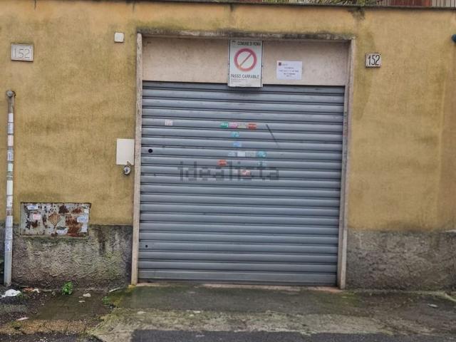 Locale in vendita di 31 m² in Via Prospero Santacroce, 152