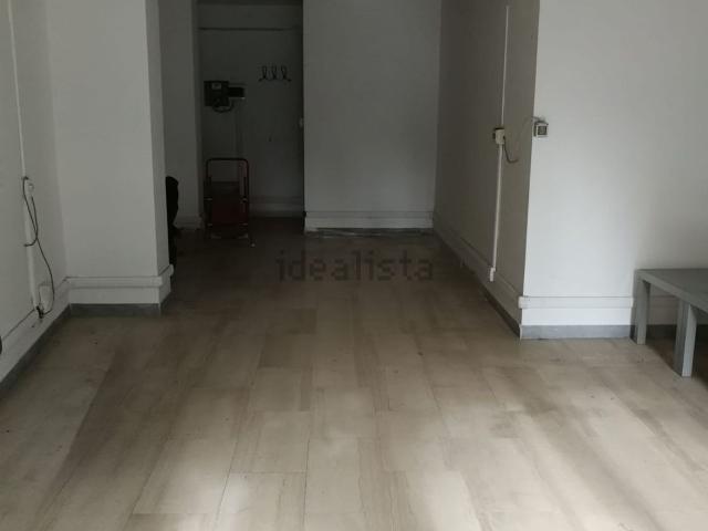 Locale in vendita di 31 m² in Viale del Lido, 2