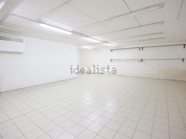 Locale in vendita di 320 m²