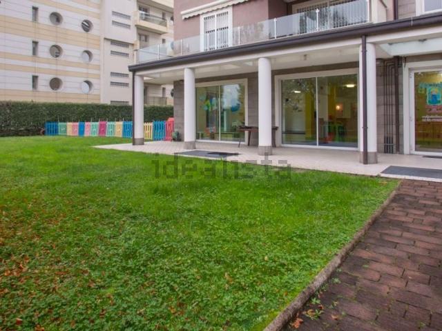 Locale in vendita di 320 m² in Via Camillo Benso Conte di Cavour, 71