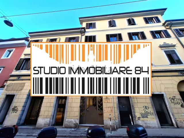 Locale in vendita di 320 m² in Via della Madonnina, 4