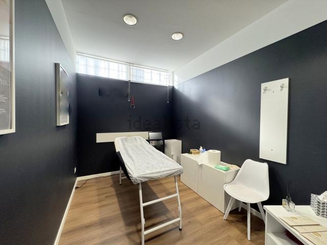 Locale in vendita di 320 m² in Via XX Settembre