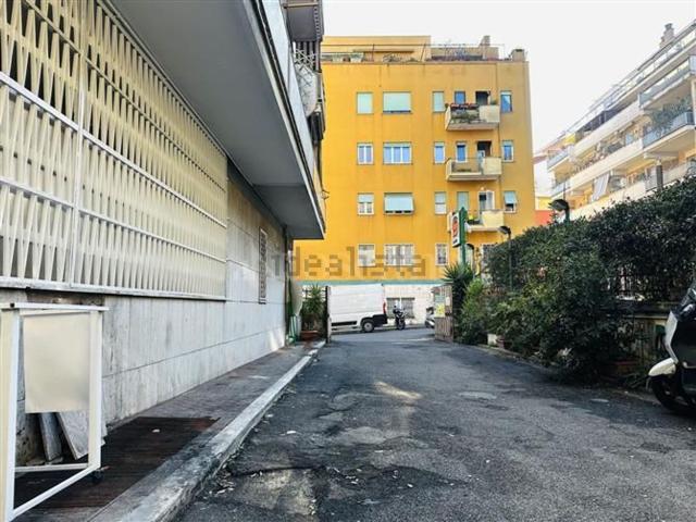 Locale in vendita di 322 m² in Via dei Savorelli