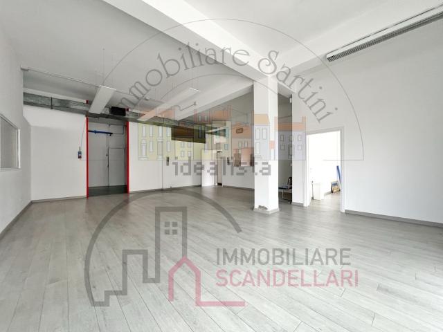Locale in vendita di 324 m²