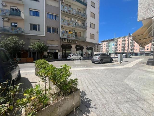 Locale in vendita di 328 m² in Via Adolfo Quintieri, 6